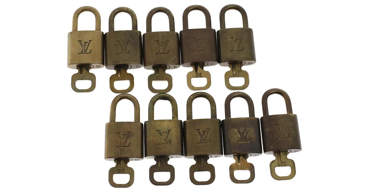 Louis Vuitton Padlock and Key # 335