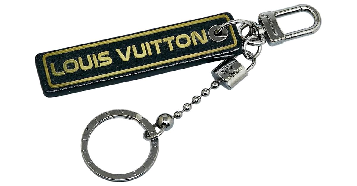 Louis Vuitton Black Leather Key Chain Silvery Metal Pony-style