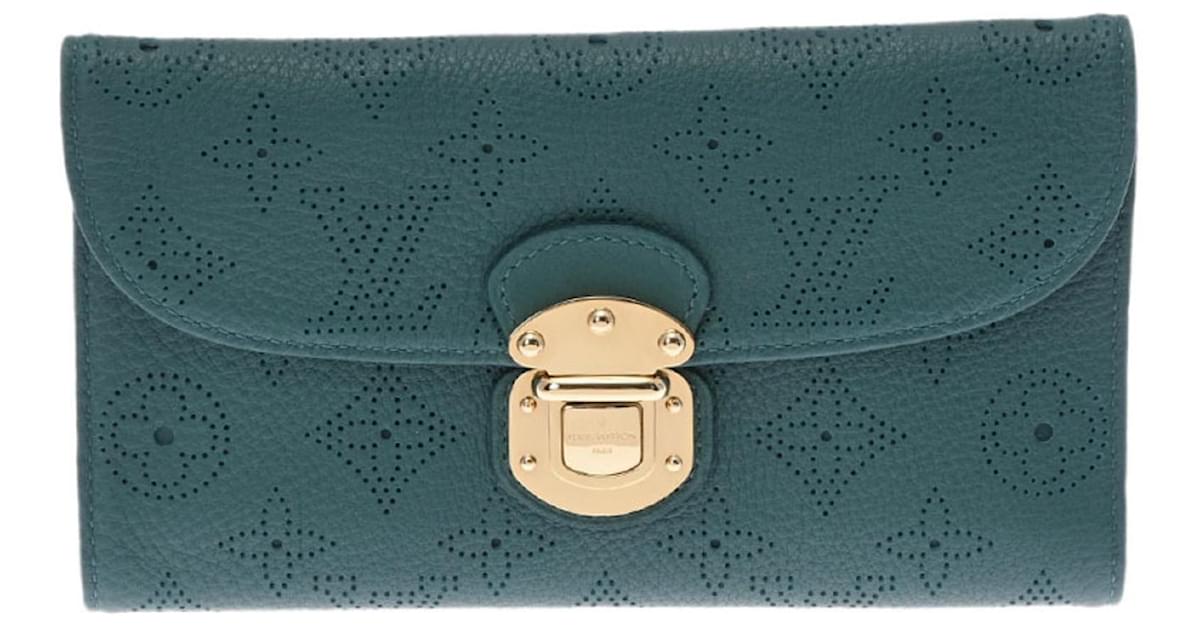 Louis Vuitton Green Monogram Mahina Leather Amelia Wallet Louis Vuitton |  The Luxury Closet