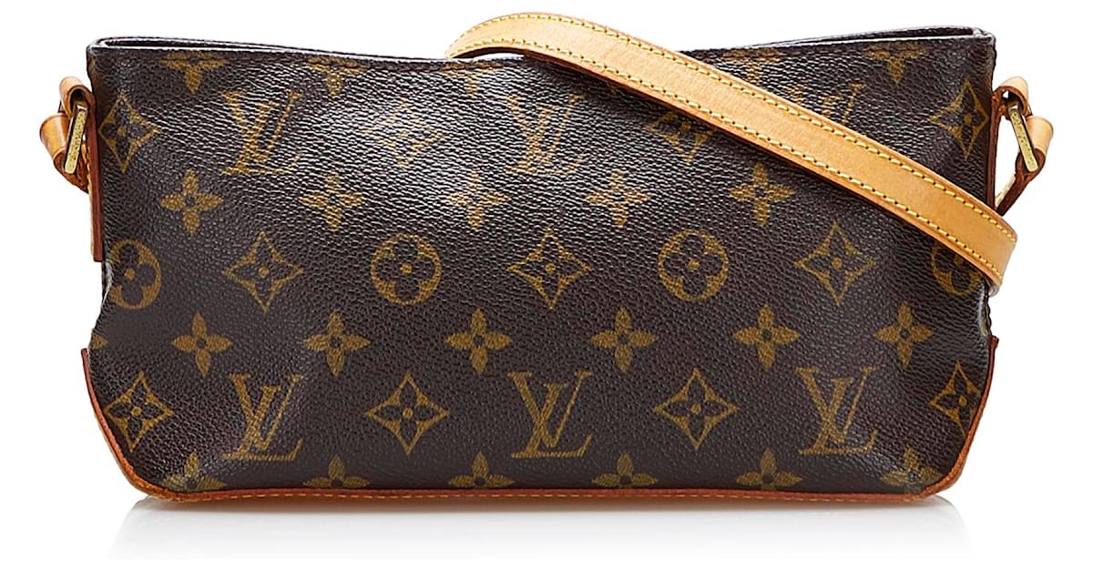 Louis Vuitton Brown Monogram Trotteur Leather Cloth ref.966948 - Joli Closet