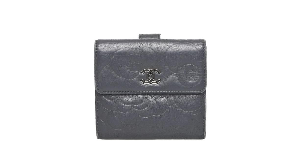 Chanel Camellia Leather Bifold Wallet Black Pony-style calfskin ref.971986  - Joli Closet