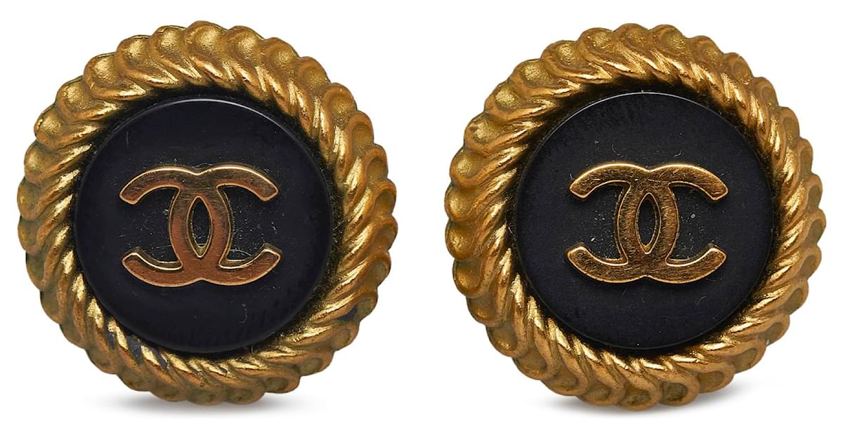 Chanel Gold CC Clip-On Earrings Black Golden Metal Gold-plated ref.972589 -  Joli Closet