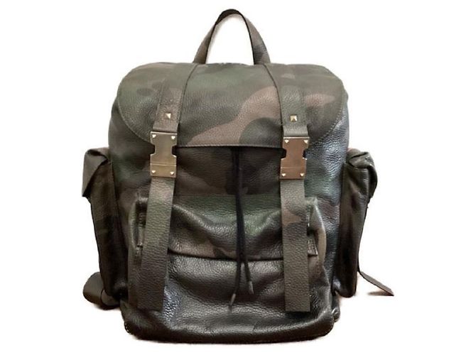 VALENTINO GARAVANI Camouflage Backpack Olive green Leather  display picture 3