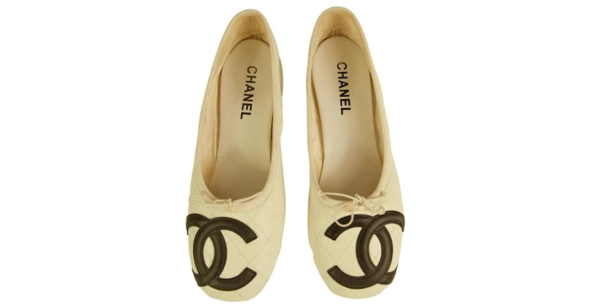 Chanel White Swan Lambskin Quilted Leather Cambon Ballerina Ballet