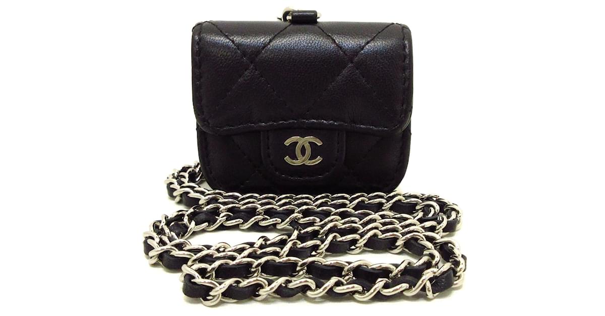 Chanel Black Lambskin AirPods Pro Case Leather ref.985007 - Joli Closet