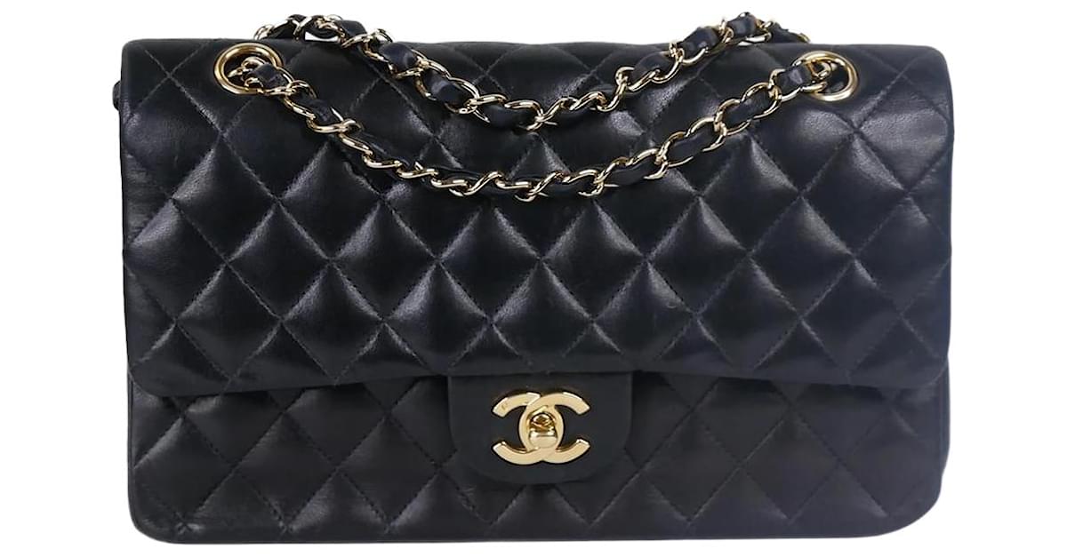 Chanel Black vintage 2003-2004 classic double flap shoulder bag with gold  hardware Leather ref.985723 - Joli Closet