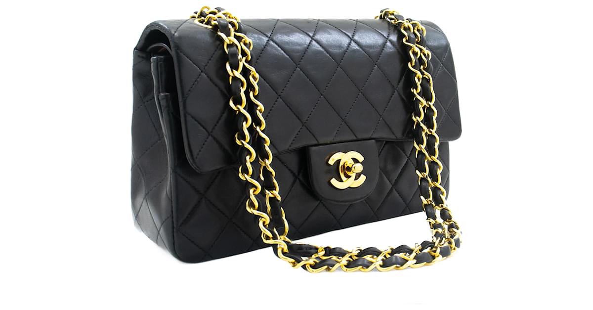 Chanel Classic lined flap 9 Chain Shoulder Bag Black Lambskin Leather  ref.1011235 - Joli Closet