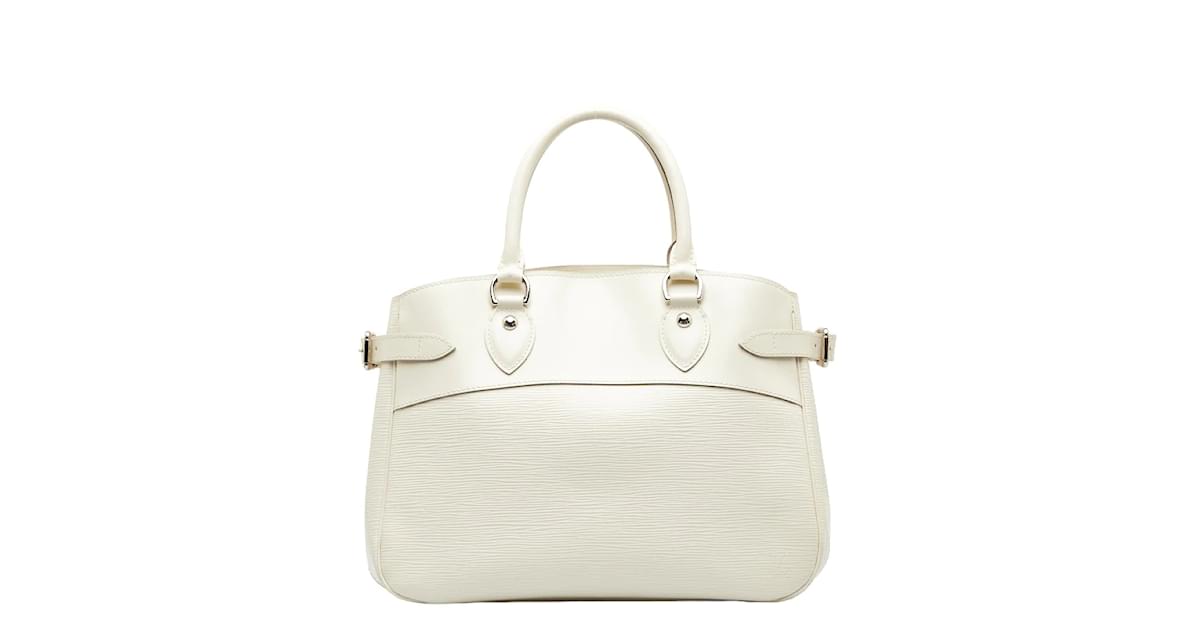 Louis Vuitton Epi Passy GM - White Shoulder Bags, Handbags