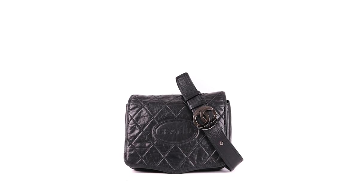 Chanel - Messenger bag in vintage quilted leather logo Black ref