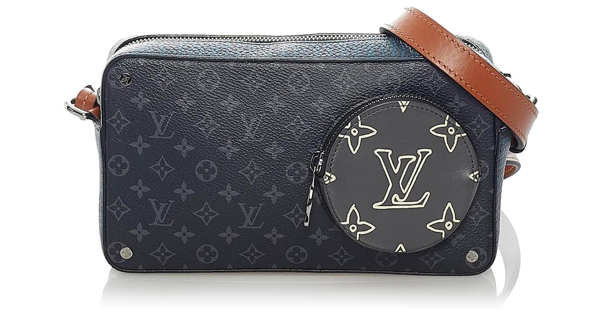Louis Vuitton Black Monogram Eclipse Volga on Strap Grey Cloth ref.1016677  - Joli Closet