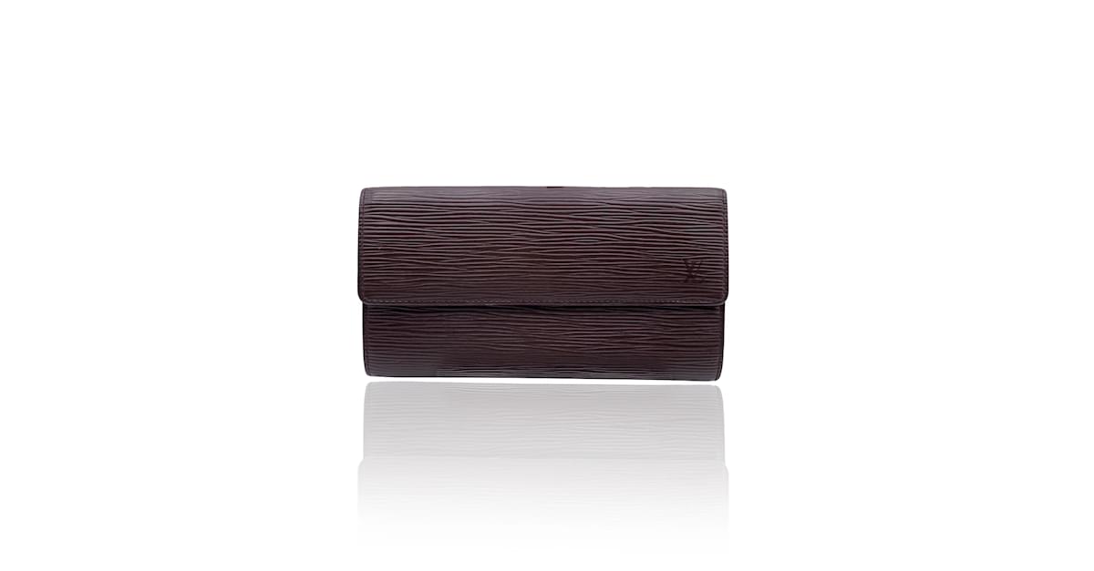 Louis Vuitton Vintage Brown Epi Leather Sarah Continental Wallet – OPA  Vintage
