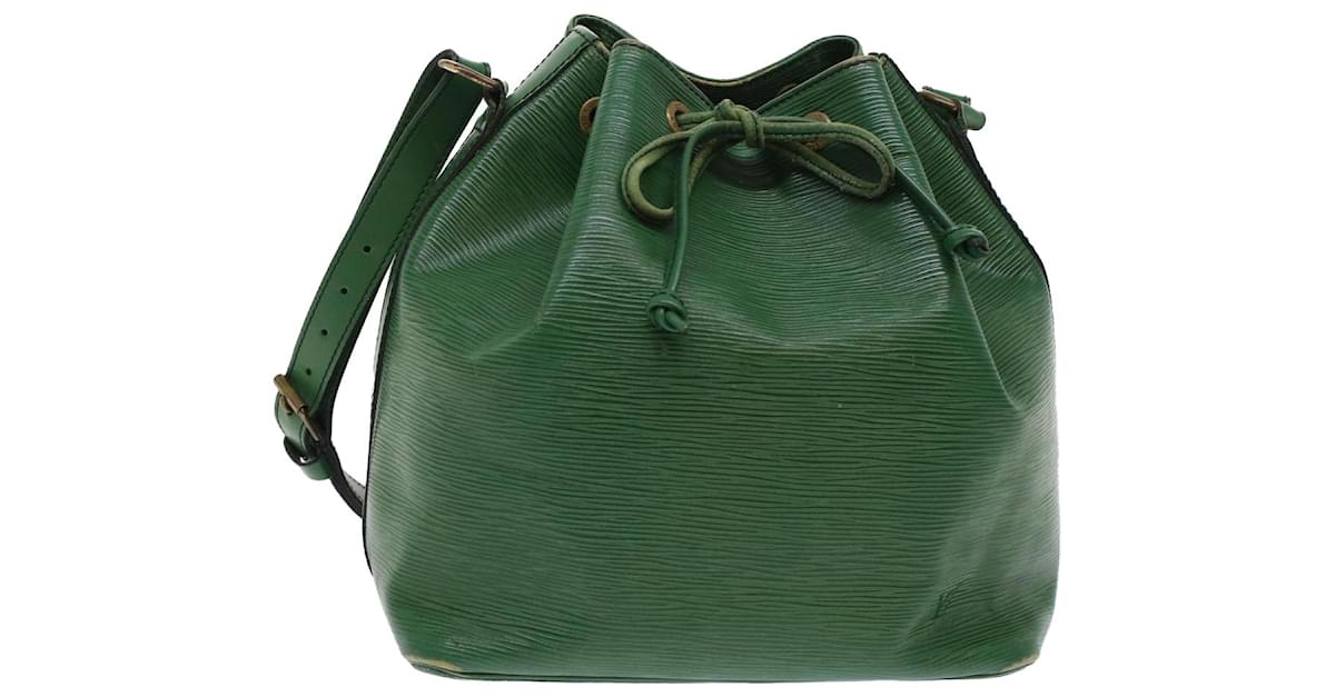 LOUIS VUITTON Epi Petit Noe Shoulder Bag Green M44104 LV Auth 48977 Leather  ref.1018661 - Joli Closet
