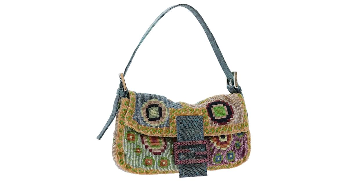 ショルダーバッグ・ポシェット fendi Mamma Baguette Large' shoulder bag Fendi Mamma Baguette Drawstring Shoulder Bag in Natural | Lyst