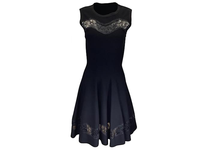 Alaria Lace Crop - Black