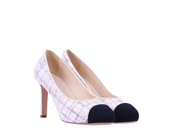 Chanel rosa chiaro/Décolleté in tweed bianco con punta nera Nero