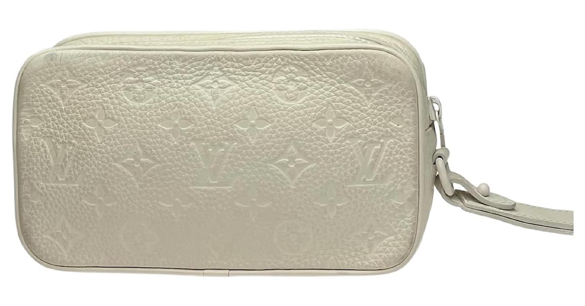 White Louis Vuitton Monogram Taurillon Volga Clutch Bag – Designer Revival