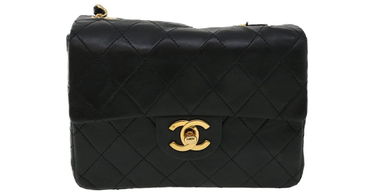 CHANEL Mini Matelasse Chain Flap Shoulder Bag Lamb Skin Black Gold Auth  26731a Golden Leather ref.1037384 - Joli Closet