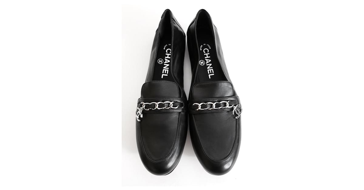 Chanel chain logo lambskin loafers Black Leather ref.1039044