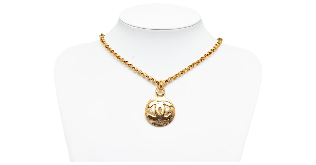 Cc necklace Chanel Gold in Metal - 22325710