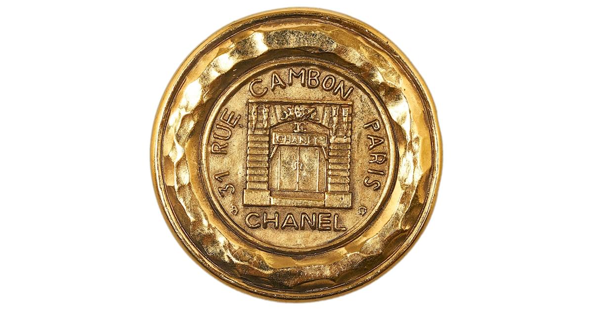 Chanel Gold 31 Rue Cambon Hammered Medallion Brooch Golden Metal