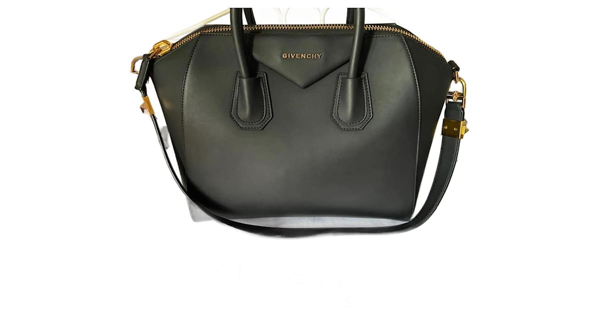 Givenchy Handbags Black Rubber ref.1119311 Joli Closet