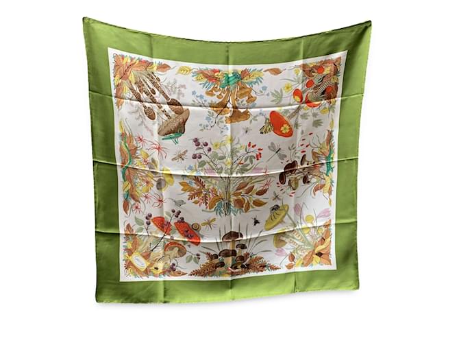 Gucci Champignons Funghi d'écharpe florale verte vintage de soie