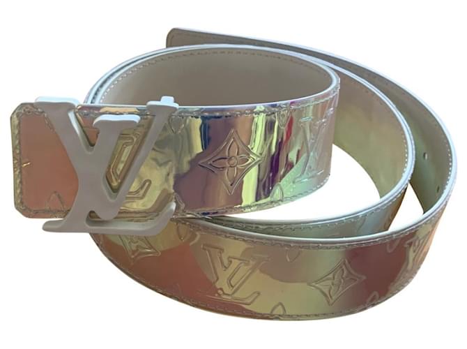 Louis Vuitton Belts White Leather ref.1129088 - Joli Closet