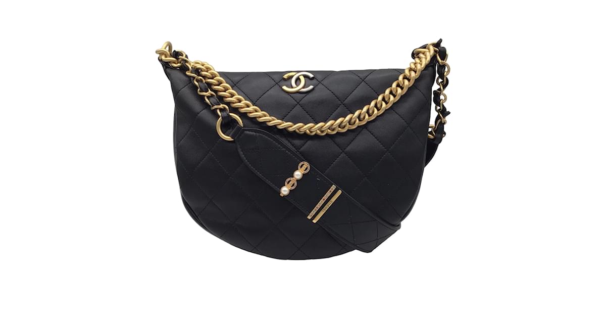 Autre Marque Chanel 2022 Black / Gold Chain Detail Large Quilted Lambskin  Leather Two Way Hobo Bag ref.1132725 - Joli Closet