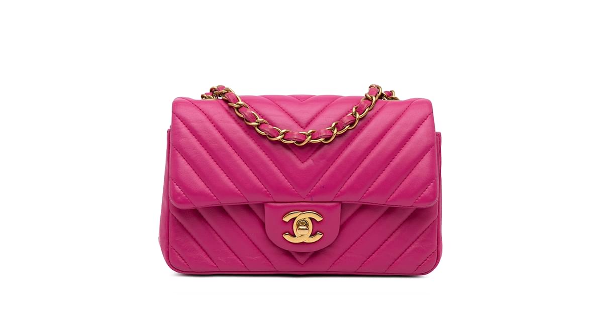 Hot pink chanel discount purse