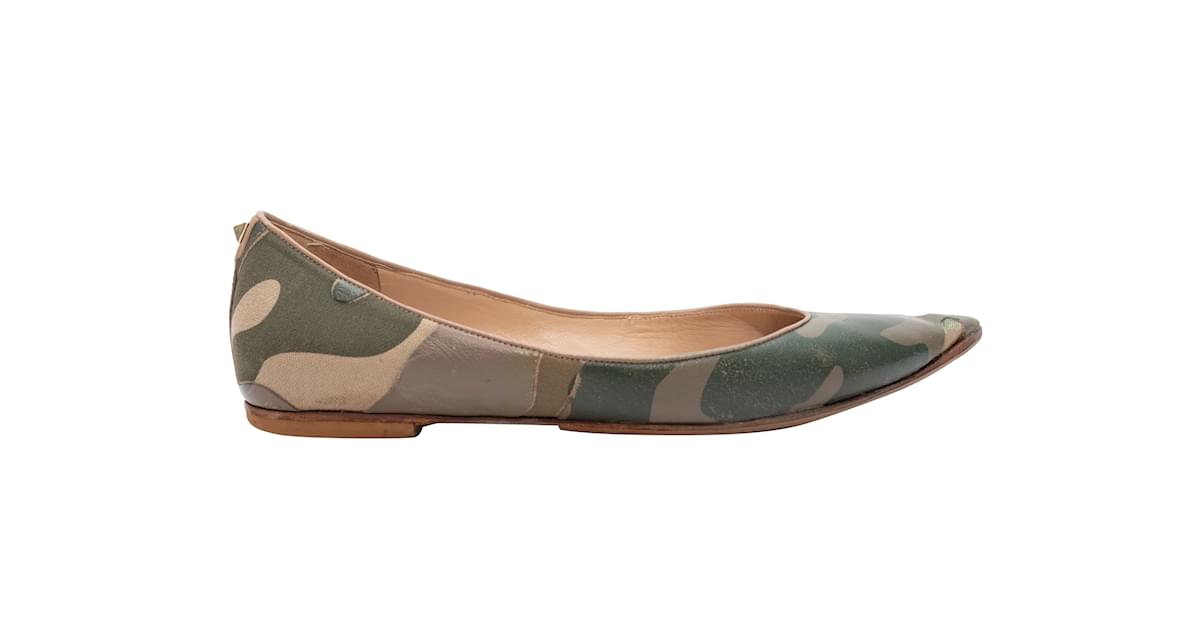 Lucky brand camo sales flats