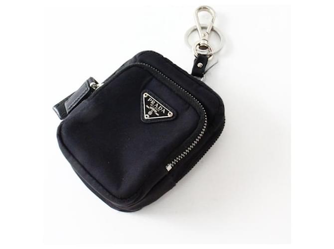 PRADA ブラック ナイロン キーホルダー Prada Bag charms Black Nylon ref.1169982 - Joli Closet