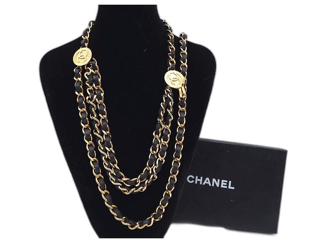 Chanel Vintage Gold Hardware and Black Leather Chain Belt  display picture 1