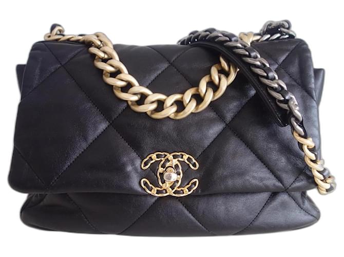 Chanel 19 bag Black Leather ref.1266487 - Joli Closet