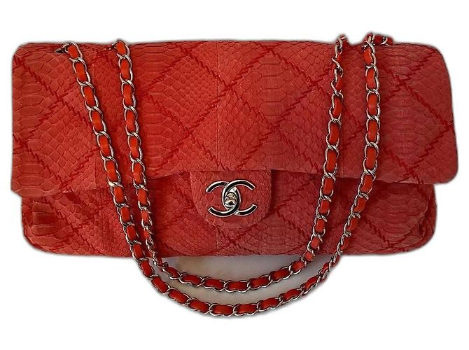 Red Chanel Python Timeless Chanel Classic Red Python ref.1306134 - Joli Closet