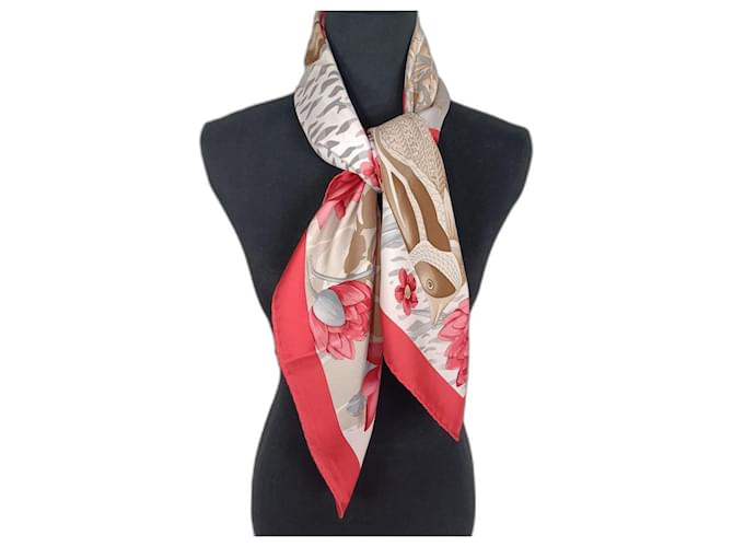 Salvatore Ferragamo Schal mit Fischen von Ferragamo Rot Mehrfarben - Main Image
