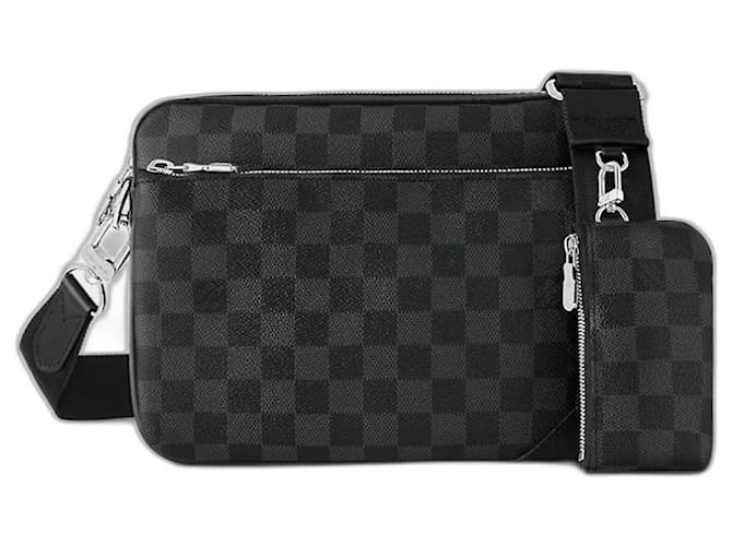 送料込◆希少品【LOUIS VUITTON】Trio Messenger Bag Damier 3D Louis Vuitton Damier Graphite Canvas 3D Trio Messenger Bag