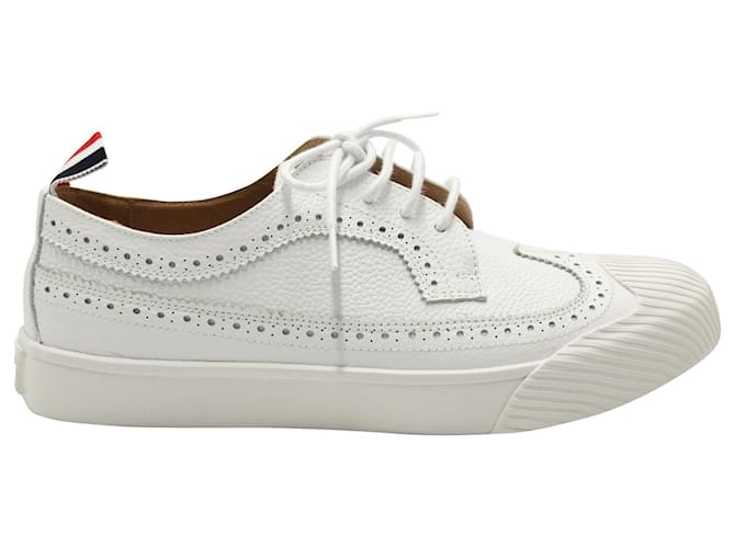 【THOM BROWNE】Graphic Embroider Lace Up Sneakers/送料込み THOM BROWNE | Leather Low Top Sneakers | Men | Lane Crawford