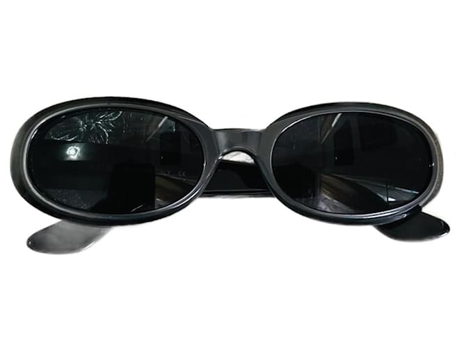 Retro Gucci sunglasses Black Plastic ref.JC1368955 (Sold) - Joli