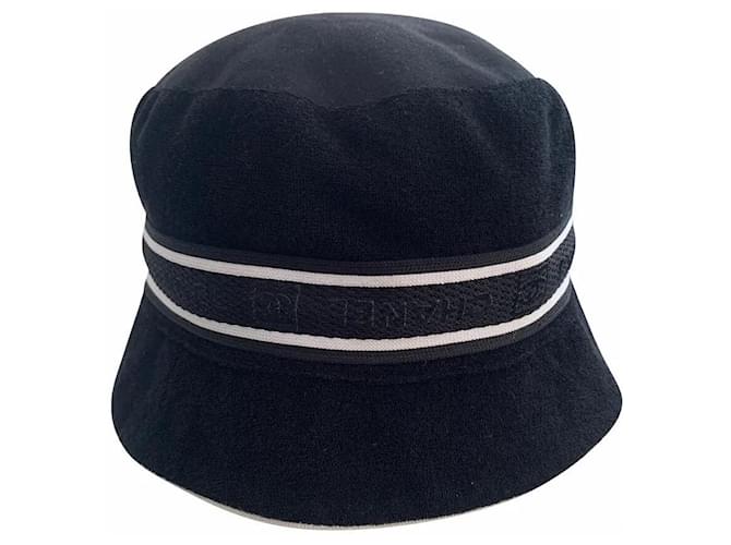 CHANEL バケットハット CCロゴ お洒落 ストライプ Bucket hat 新品未使用 CHANEL ココビーチ ストライプ バケットハット M