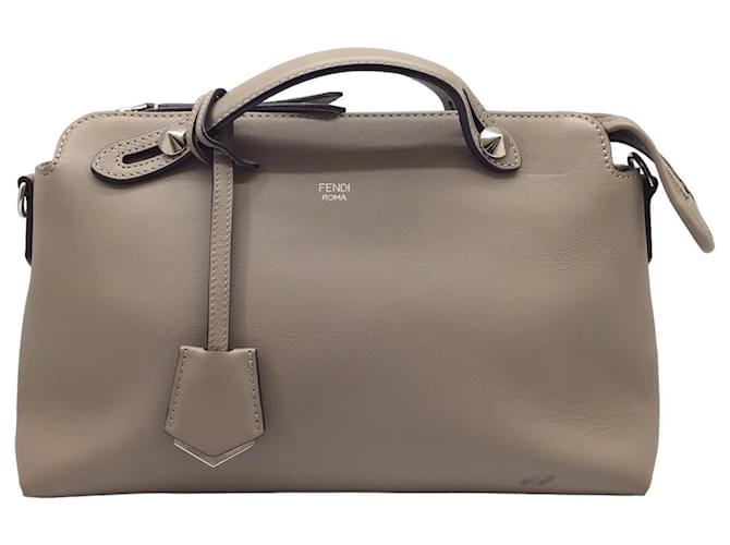 ☆気分が上がる☆ FENDI BY THE WAY MEDIUM LEATHER HANDBAG ☆気分が上がる☆ FENDI BY THE WAY MEDIUM LEATHER HANDBAG