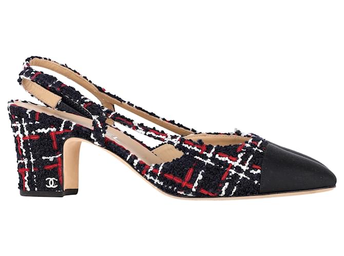 Timeless Chanel Slingback Pumps in Black Tweed Wool