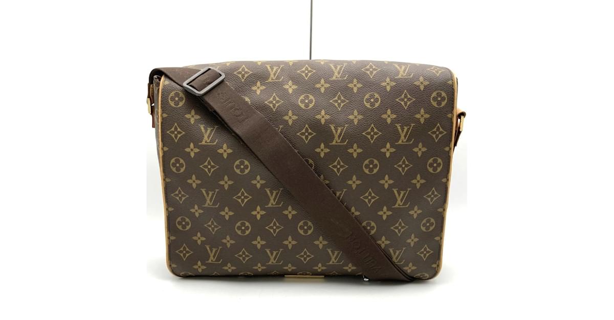 Abess Schultertasche M45257 von Louis Vuitton Braun Lackleder ref 