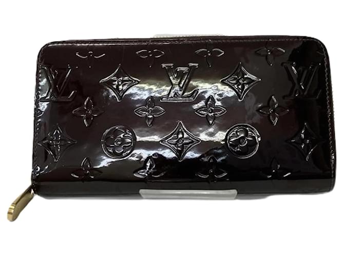 Louis Vuitton Monogram Vernis Zippy Wallet Dark red Patent leather