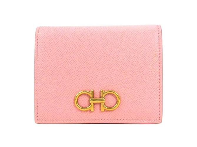 【関税&送料込】Salvatore Ferragamo Pastel Pink Leather Ganc Salvatore Ferragamo Pink Leather Bifold Wallet ref.1516054