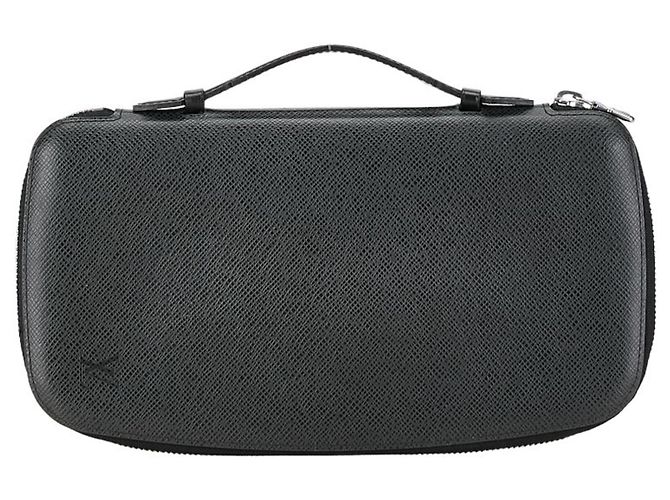 Louis Vuitton Atholl Black Leather ref.1521775 - Joli Closet