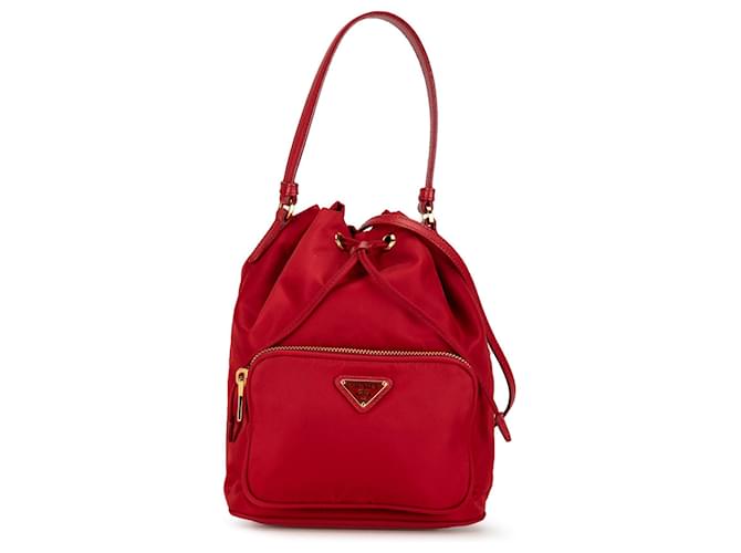 Borsa a secchiello Duet in Re-Nylon rossa di Prada Rosso Pelle ref