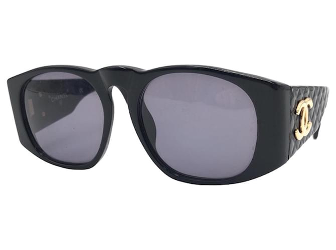 Autre Marque Chanel Matelasse Coco Mark Plastic Sunglasses in Very