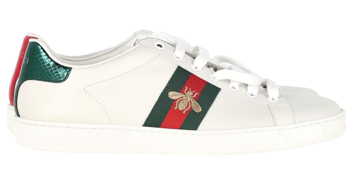 Baskets basses Gucci Ace avec broderie d abeille en cuir blanc ref.1567849 Joli Closet