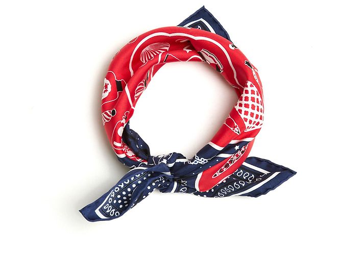 Foulard En Soie 100% Main Roulotté - 87cm, Couleur Corail, Occasion, Style Vintage