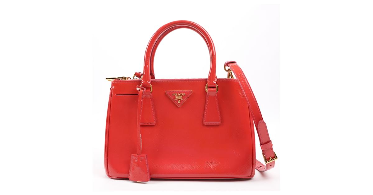 Prada Saffiano Lux Vernice 2way Galleria Leather Handag in Red BN2316 ref.1606148 Joli Closet